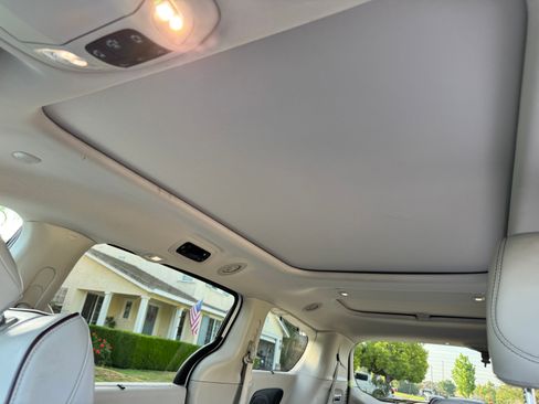 Used 2020 Chrysler Pacifica Limited image 18