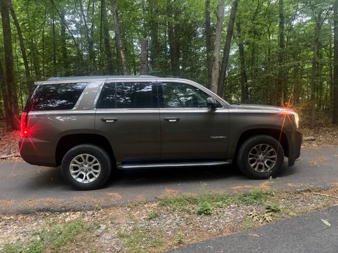 Used 2016 GMC Yukon SLT AWD/4WD image 5