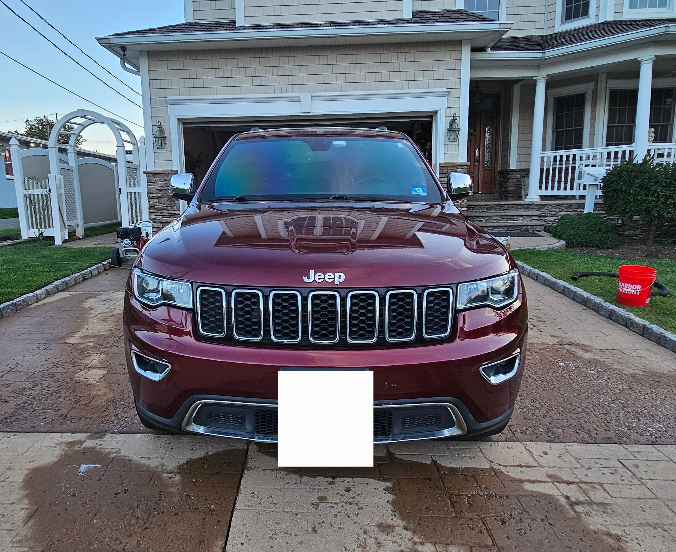 Used 2018 Jeep Grand Cherokee Limited AWD/4WD image 1