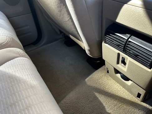 Used 2008 Ford Explorer XLT image 26