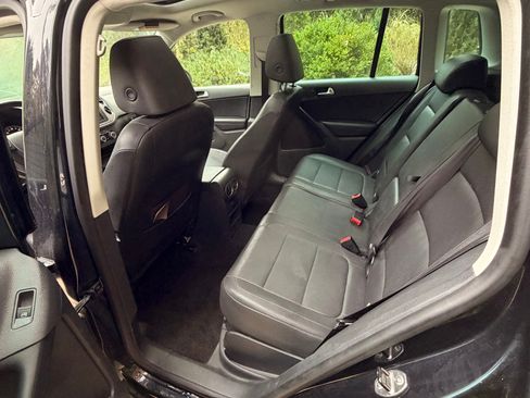 Used 2010 Volkswagen Tiguan Wolfsburg Edition image 13