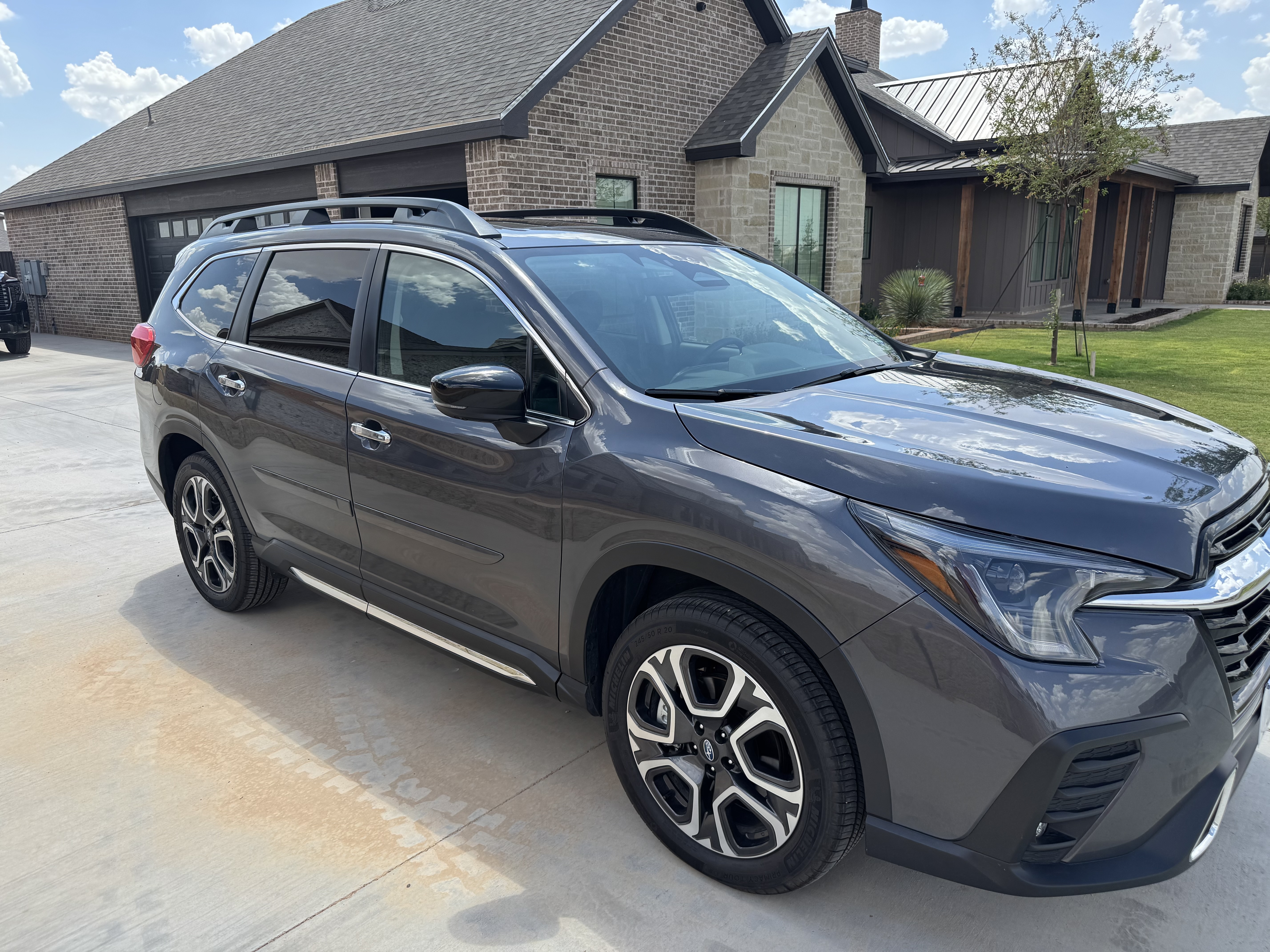 Used 2025 Subaru Ascent Touring AWD/4WD image 2