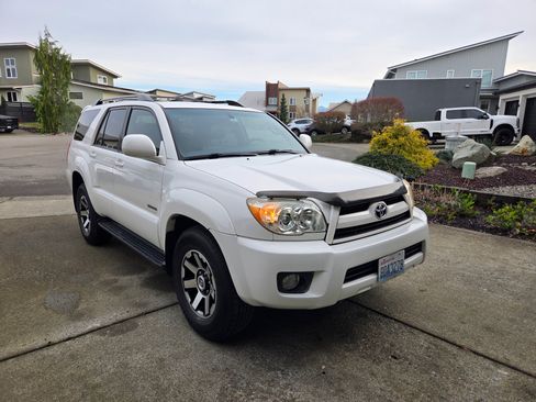 Used 2007 Toyota 4Runner Limited image 1
