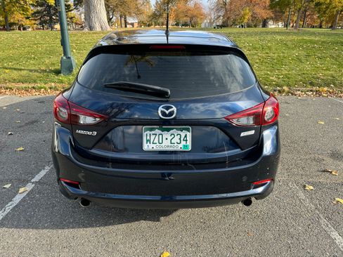 Used 2017 MAZDA MAZDA3 Touring image 4