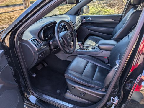 Used 2019 Jeep Grand Cherokee Limited w/ Trailer Tow Group IV image 5