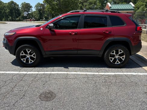 Used 2014 Jeep Cherokee Trailhawk w/ Technology Group AWD/4WD image 8