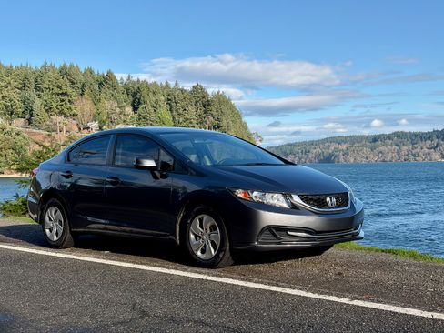 Used 2013 Honda Civic LX image 1