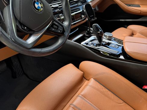 Used 2018 BMW 530i image 6