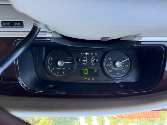 Used 2006 Lincoln Town Car Signature L RWD image 16
