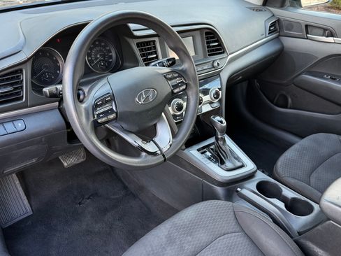 Used 2019 Hyundai Elantra SEL image 13