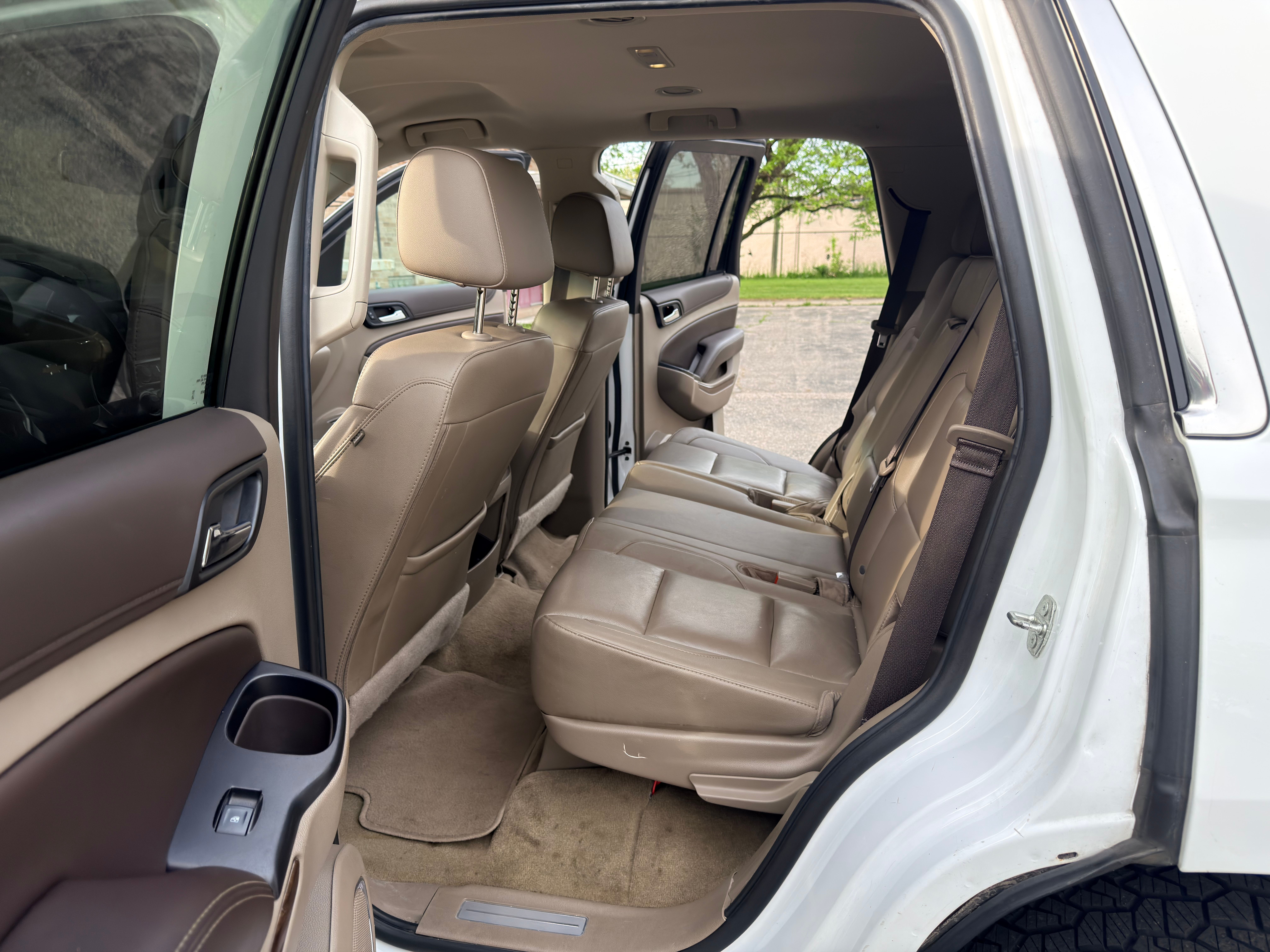 Used 2019 Chevrolet Tahoe LT w/ Luxury Package AWD/4WD image 9