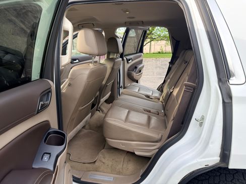 Used 2019 Chevrolet Tahoe LT w/ Luxury Package AWD/4WD image 9