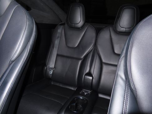 Used 2022 Tesla Model X image 10