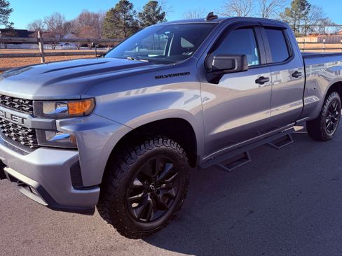 Used 2021 Chevrolet Silverado 1500 Custom image 6