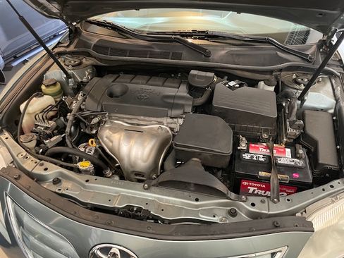 Used 2011 Toyota Camry LE w/ LE Extra-Value Pkg image 14