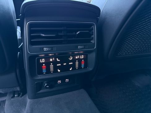 Used 2021 Audi RS Q8 Sport Utility 4D image 9