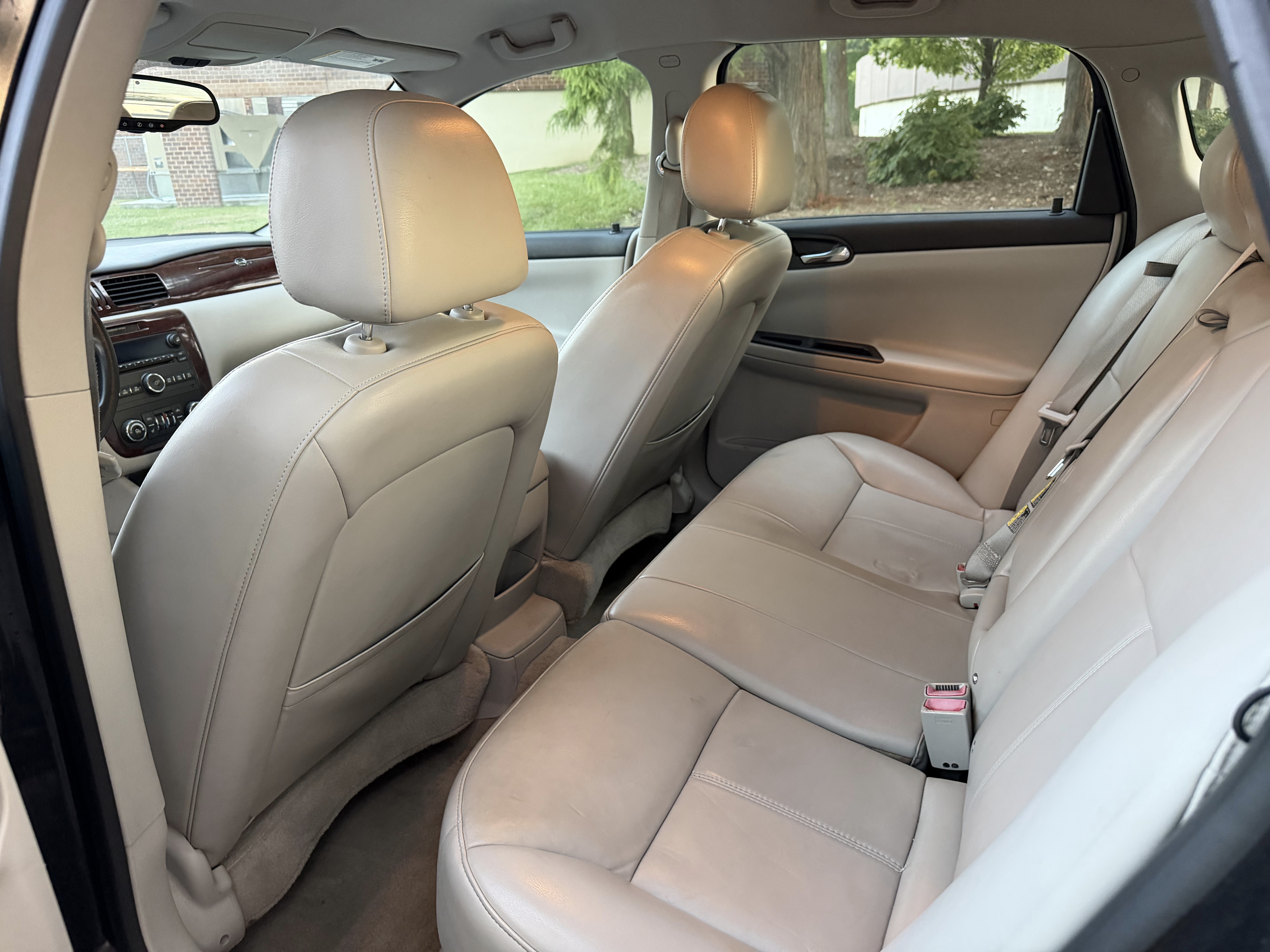 Used 2008 Chevrolet Impala LTZ FWD image 15