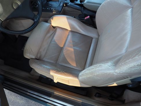 Used 1995 BMW 325i Convertible RWD image 21