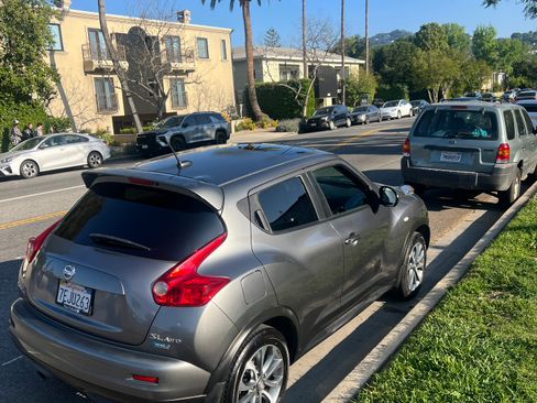 Used 2013 Nissan Juke SL w/ Sport Pkg image 2