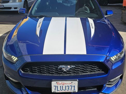 Used 2015 Ford Mustang Coupe image 4