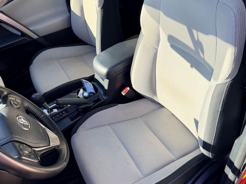 Used 2016 Toyota RAV4 XLE image 4