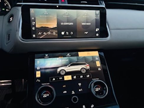 Used 2022 Land Rover Range Rover Velar R-Dynamic S image 10