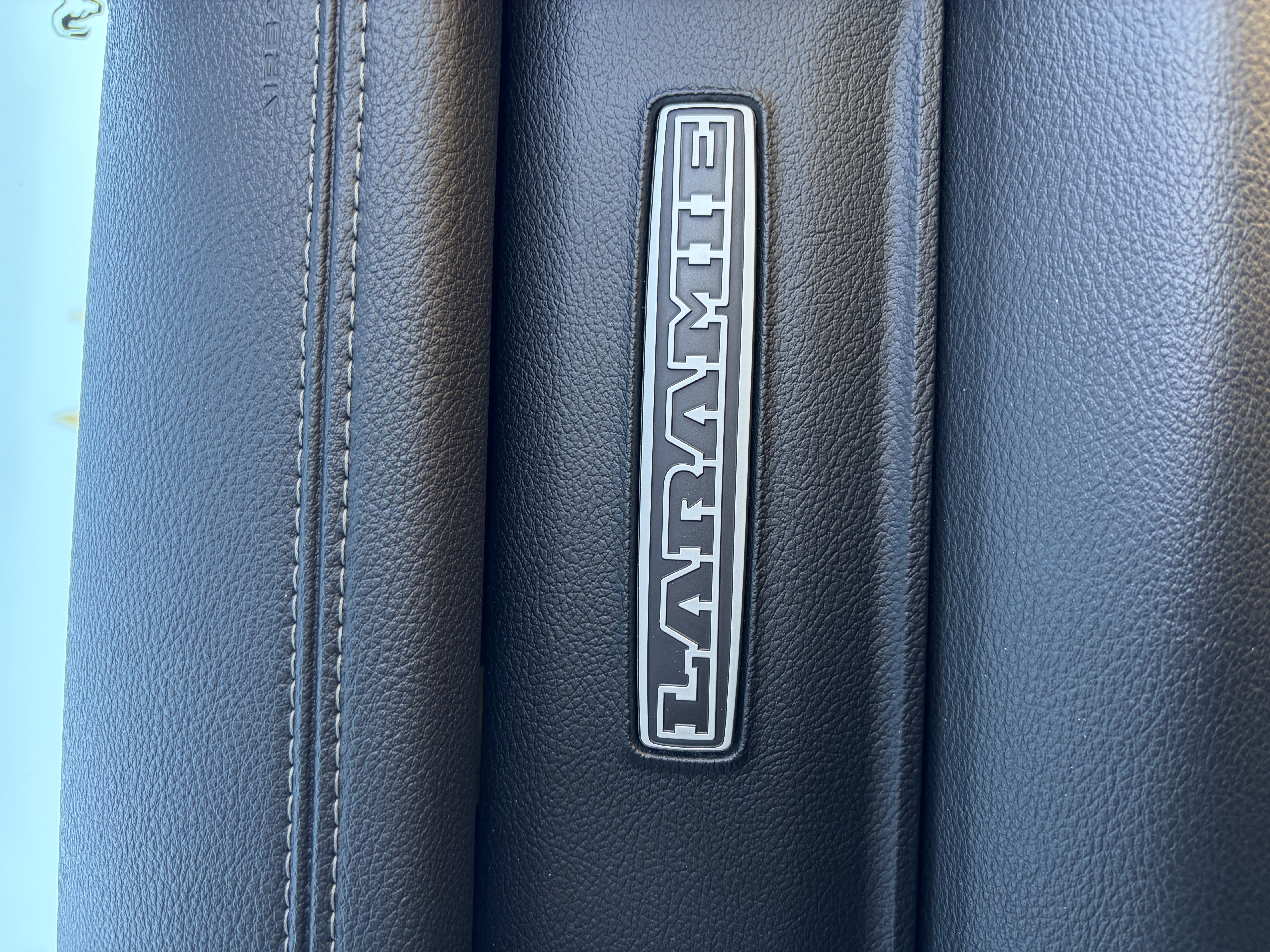 Used 2019 RAM 1500 Laramie AWD/4WD image 28