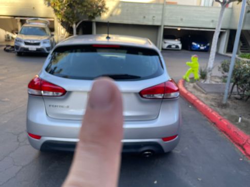 Used 2018 Kia Forte LX image 9