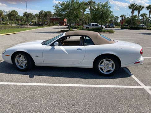 Used 1998 Jaguar XK8 Convertible image 1