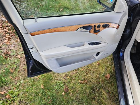 Used 2006 Mercedes-Benz E 350 4MATIC Sedan image 5