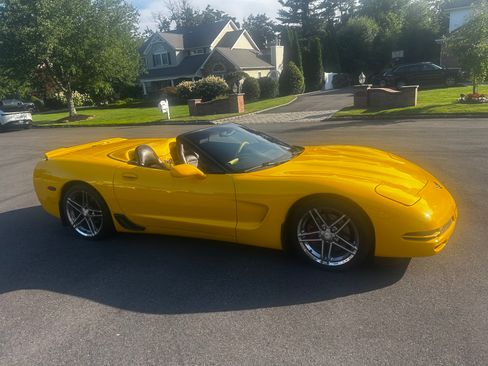 Used 2002 Chevrolet Corvette Convertible w/ Preferred Equipment Group2 RWD image 10