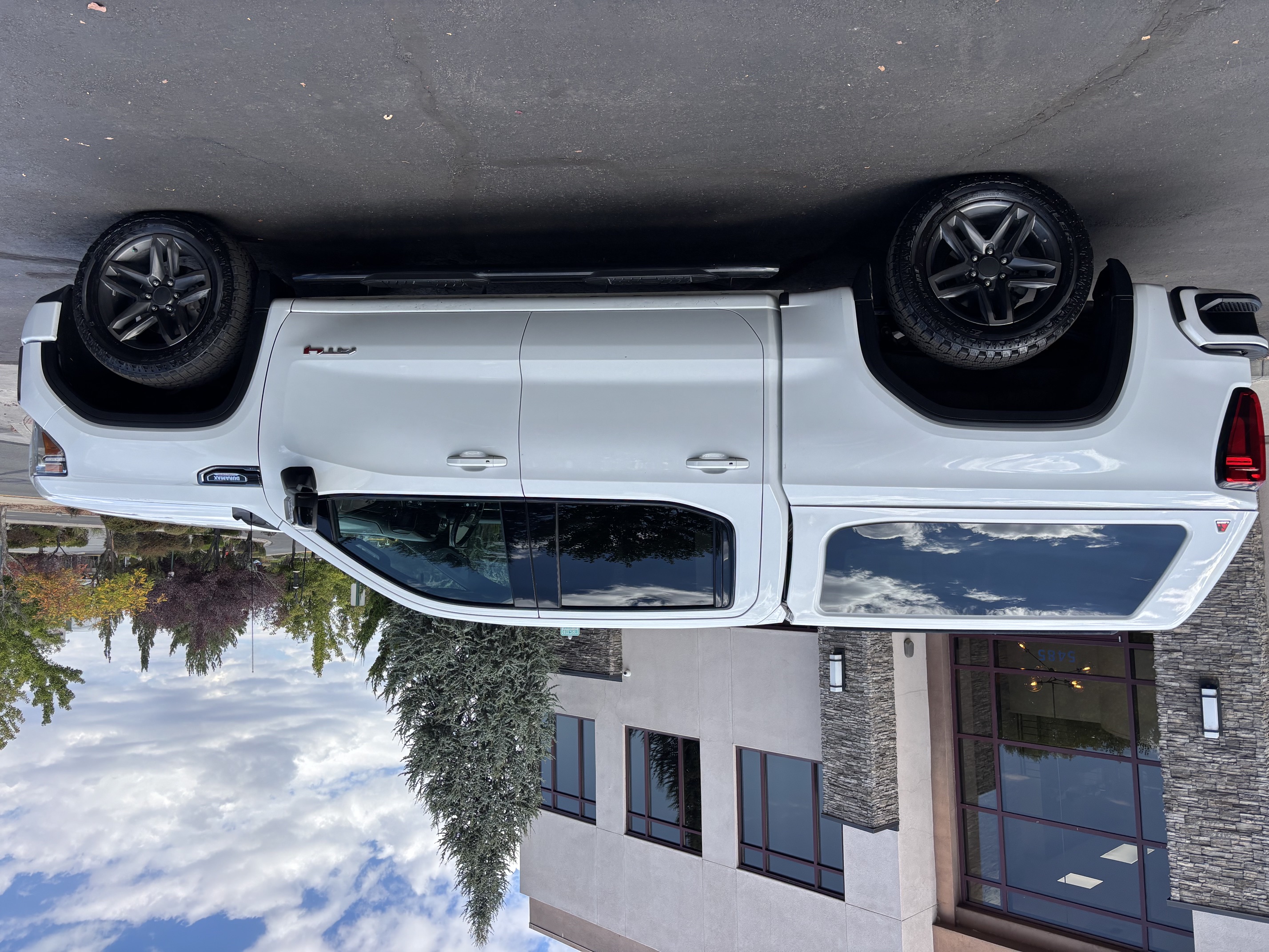 Used 2021 GMC Sierra 1500 AT4 AWD/4WD image 2