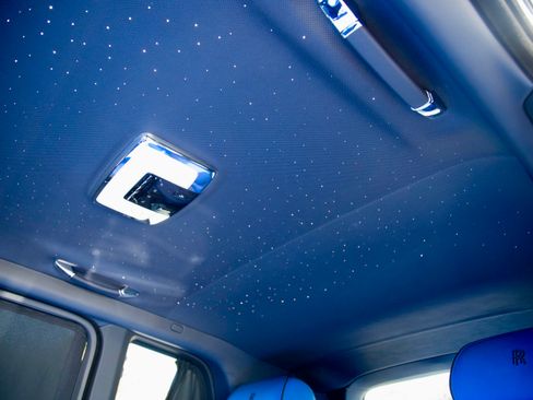 Used 2022 Rolls-Royce Cullinan w/ Technology Package image 31