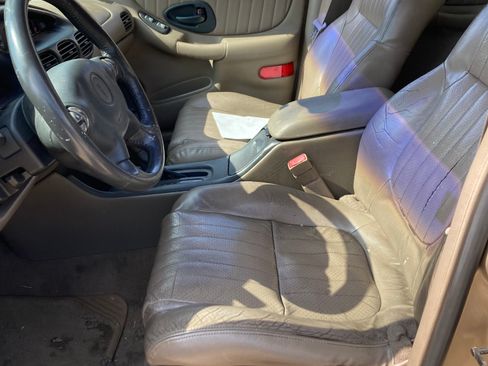 Used 2002 Pontiac Grand Prix GT w/ Opt Pkg 3 FWD image 16