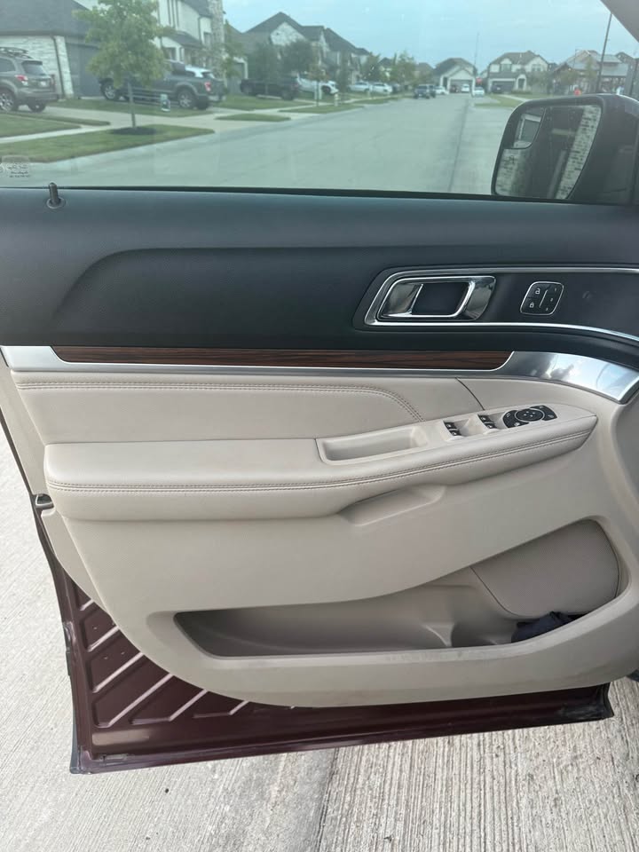 Used 2018 Ford Explorer Limited FWD image 12