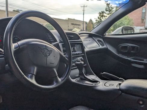 Used 2000 Chevrolet Corvette Convertible w/ Memory Pkg image 14