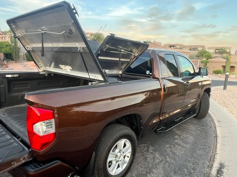 Used 2017 Toyota Tundra SR5 w/ SR5 Upgrade Package RWD image 12