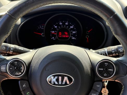 Used 2015 Kia Soul + w/ Audio Package FWD image 6