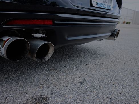 Used 2019 Chevrolet Camaro ZL1 image 22