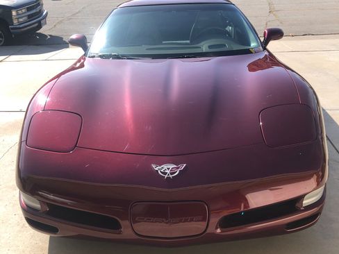 Used 2003 Chevrolet Corvette Coupe w/ Preferred Equipment Group RWD image 1
