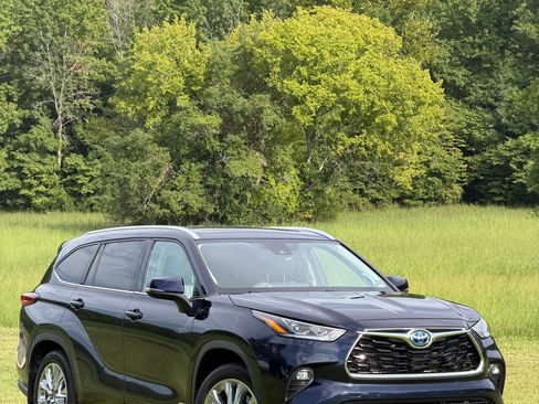 Used 2023 Toyota Highlander Limited AWD/4WD image 8
