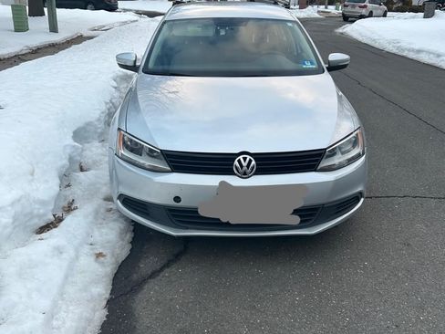 Used 2012 Volkswagen Jetta SE FWD image 1
