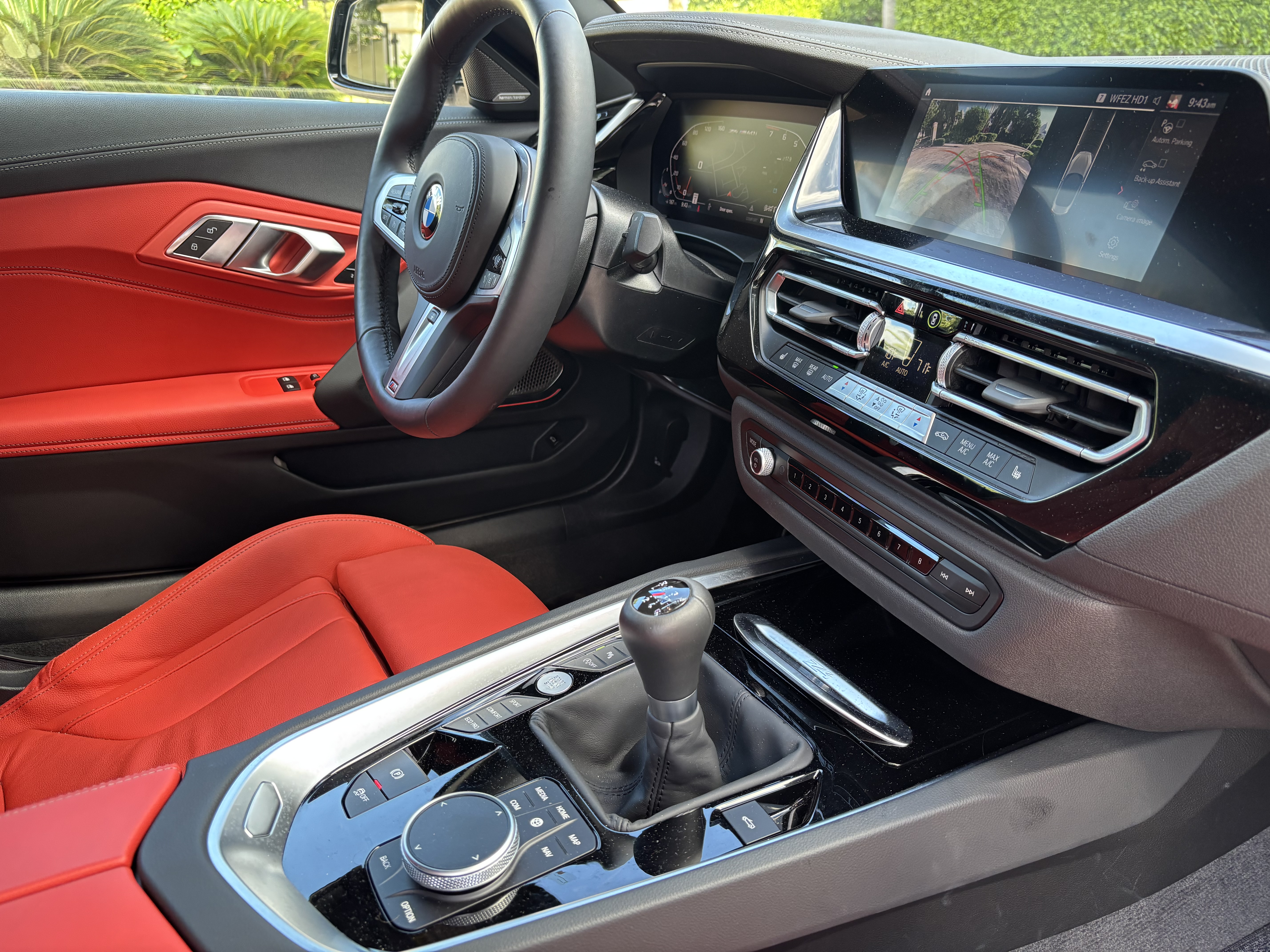 Used 2025 BMW Z4 M40i w/ Edition RWD image 12