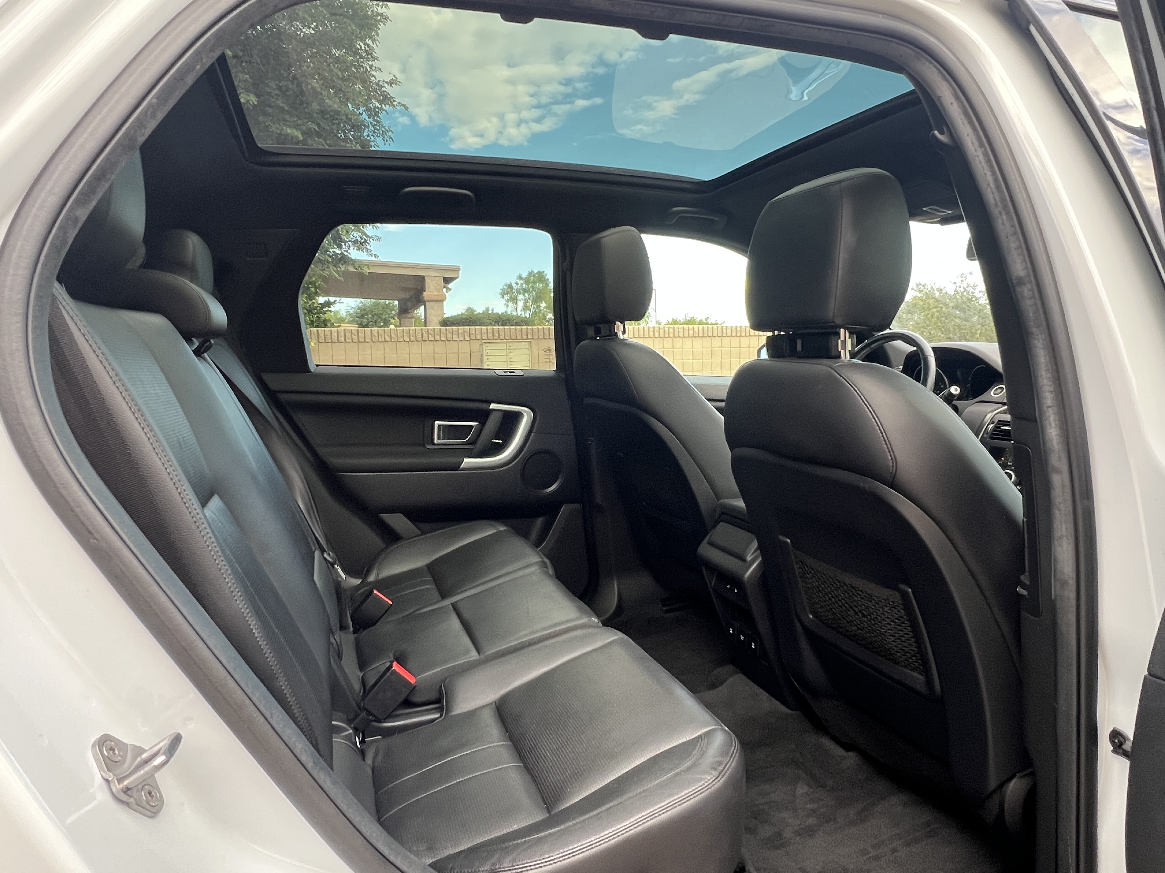 Used 2019 Land Rover Discovery Sport AWD/4WD image 16