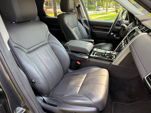 Used 2017 Land Rover Discovery HSE AWD/4WD image 9