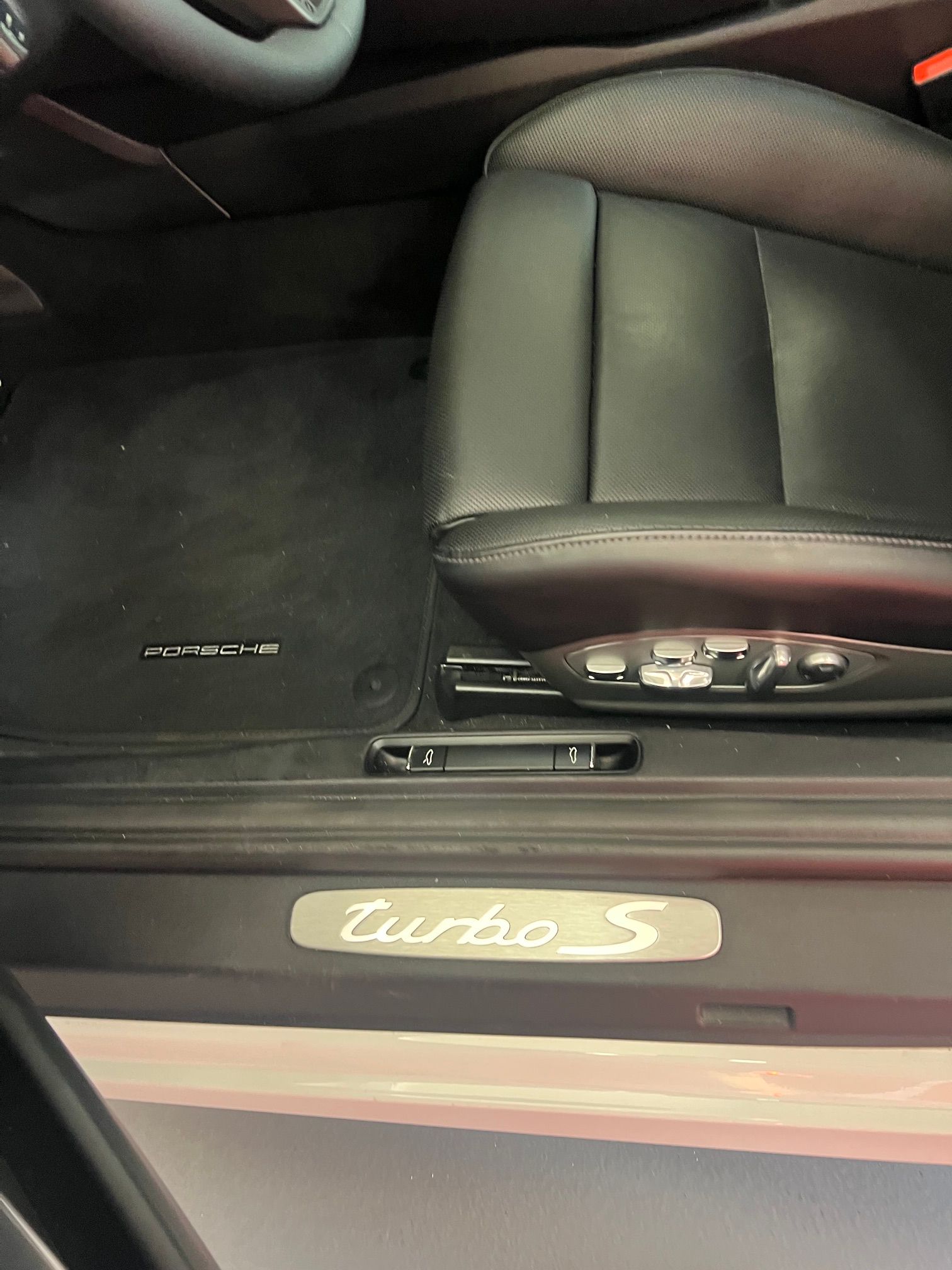 Used 2014 Porsche 911 Turbo S AWD/4WD image 15