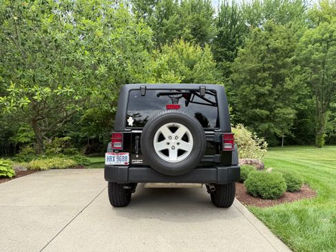 Used 2015 Jeep Wrangler Unlimited Sport AWD/4WD image 5