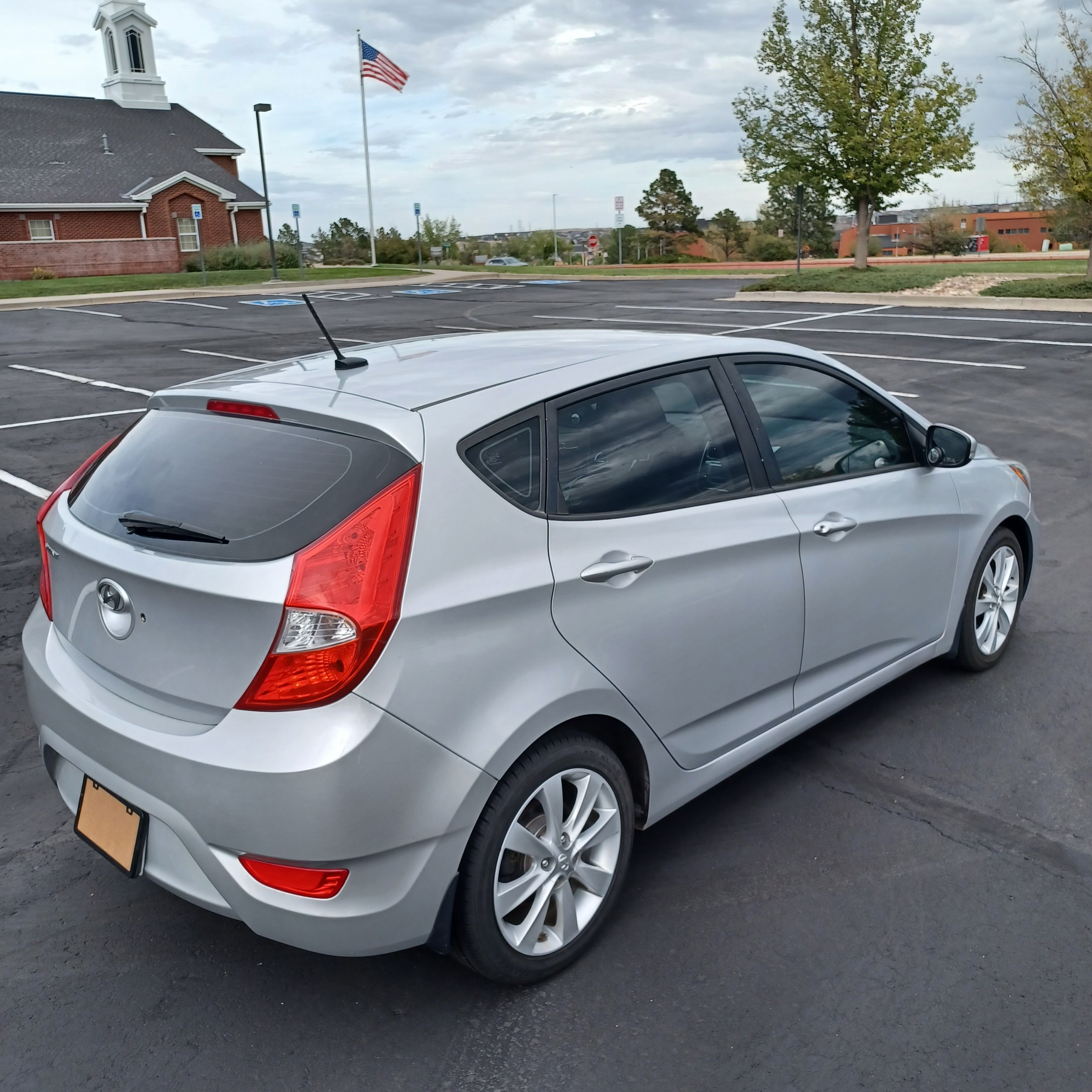 Used 2013 Hyundai Accent SE FWD image 5