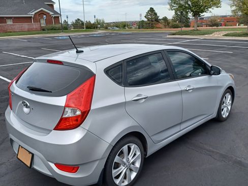 Used 2013 Hyundai Accent SE FWD image 5