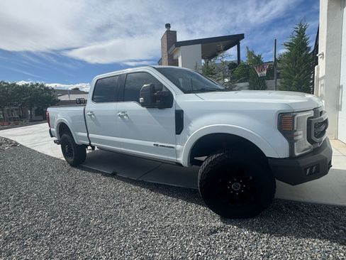 Used 2022 Ford F250 Lariat w/ Tremor Off-Road Package AWD/4WD image 2